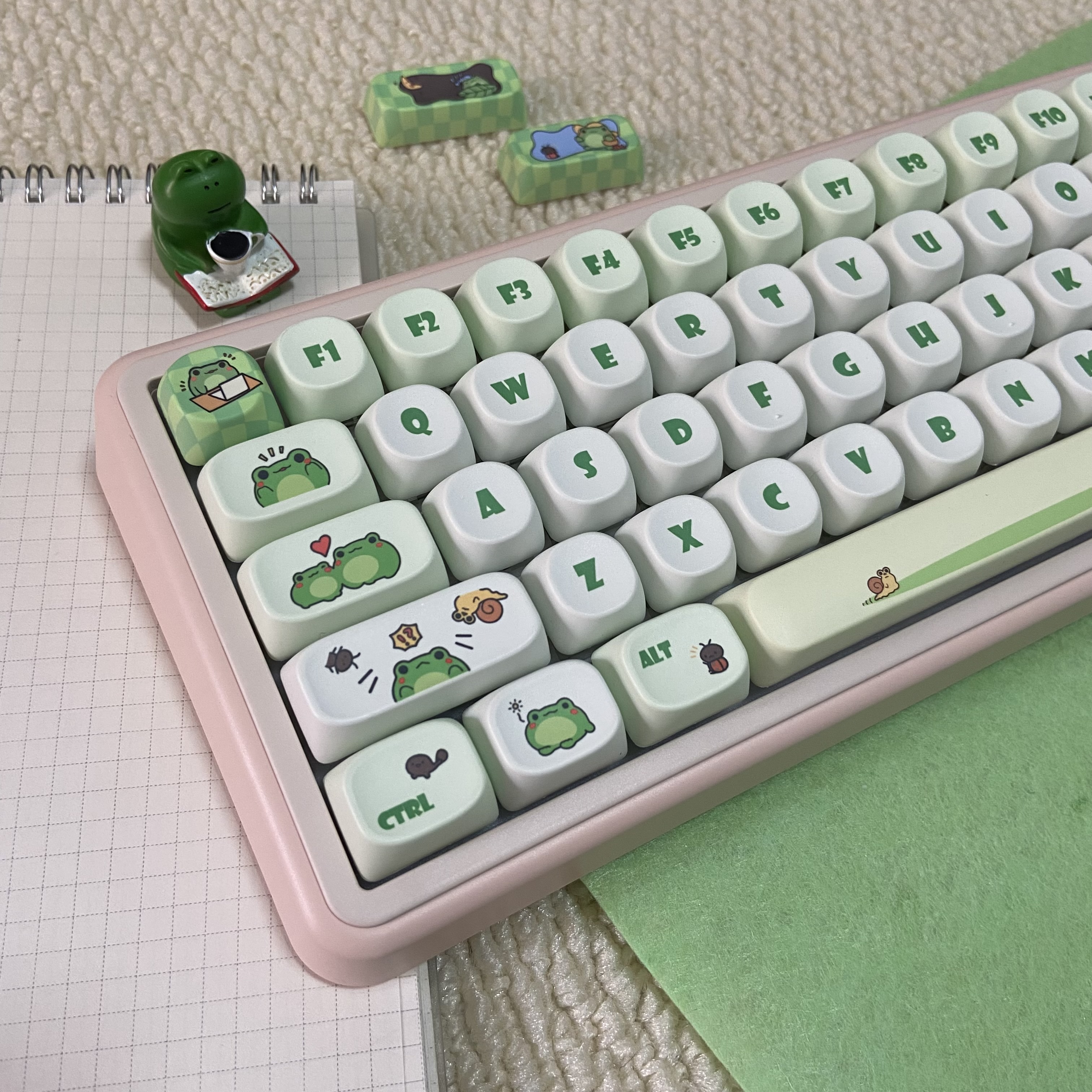 Gaming Keyboard Ergo - Keycaps Cute Frog Custom MOA PBT