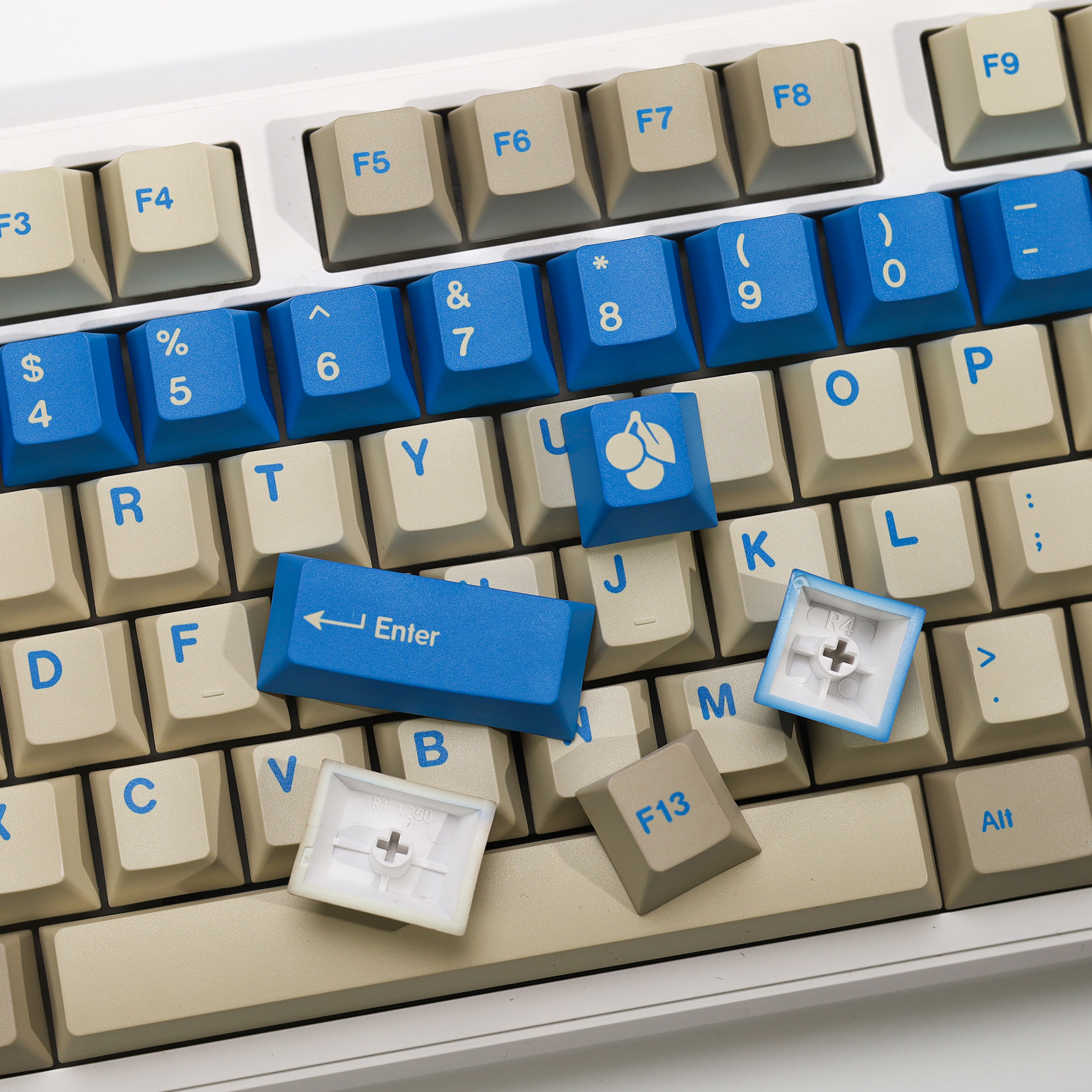 KBDiy Clone Retro GMK Blue Ale - đánh giá và giá Gaming Keyboard Number Pad