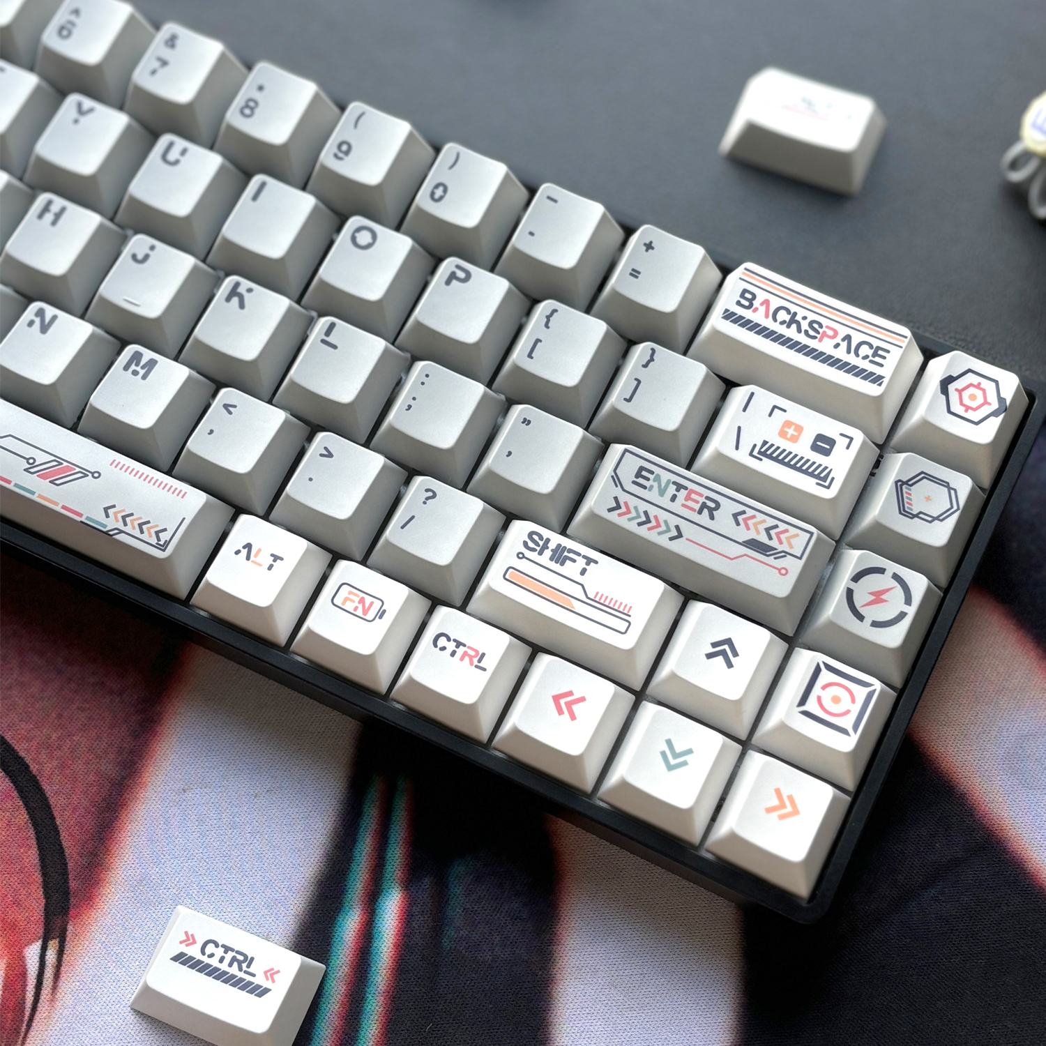 95 Keys Cherry Profile Graffit - đánh giá và giá Gaming Keyboard Ergo