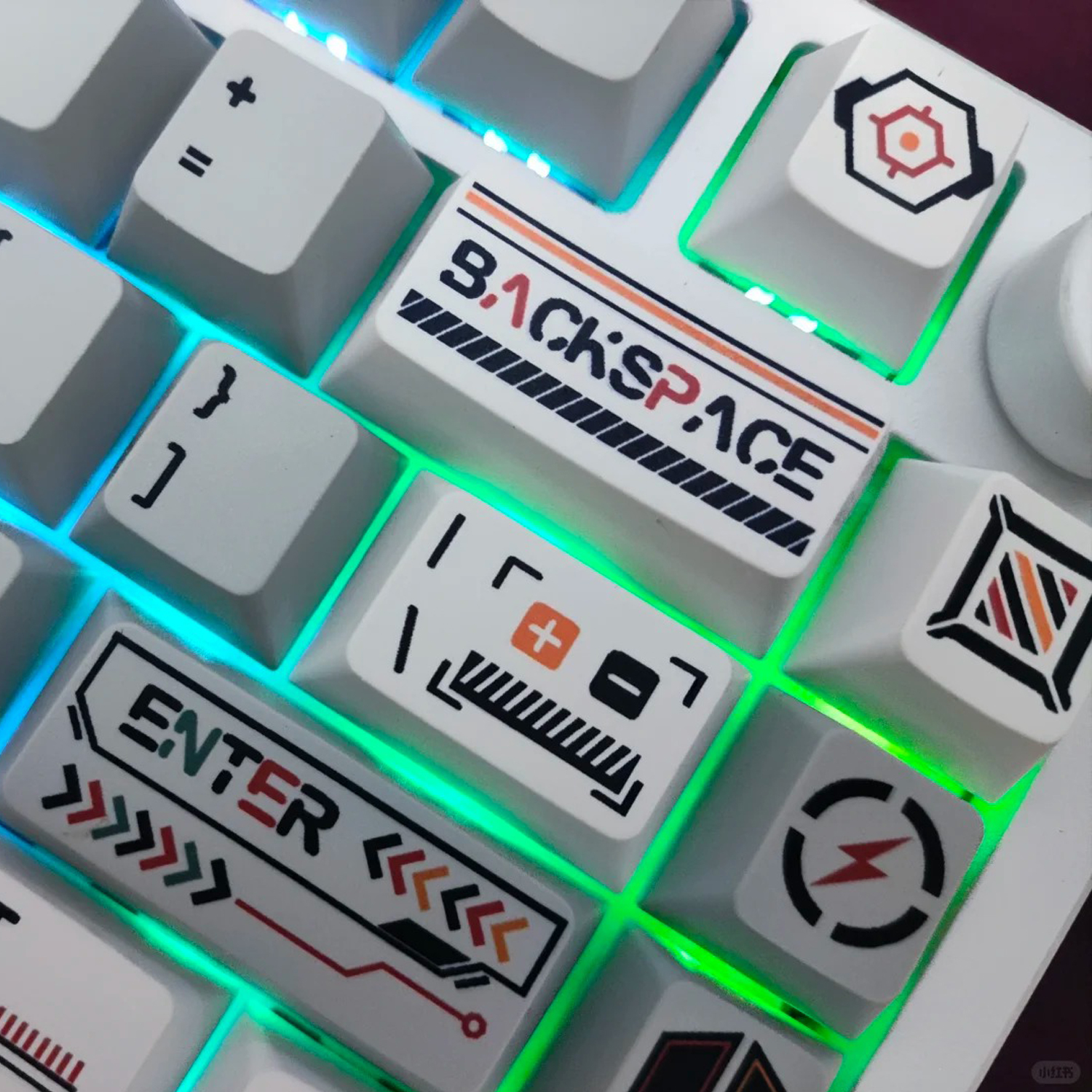 95 Keys Cherry Profile Graffit - đánh giá và giá Gaming Keyboard Ergo